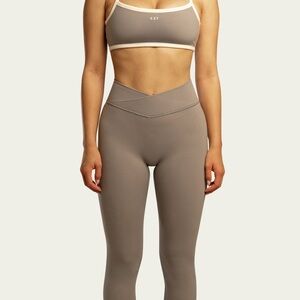 437 V legging clay mask